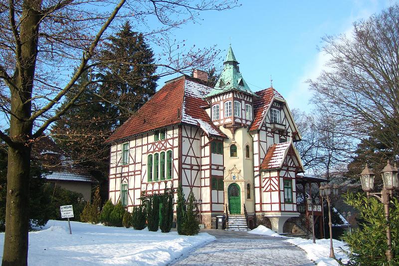 2009-12- (83).JPG - Bad Sachsa: Für lockere 400.000 EUR zu haben: Villa zu verkaufen